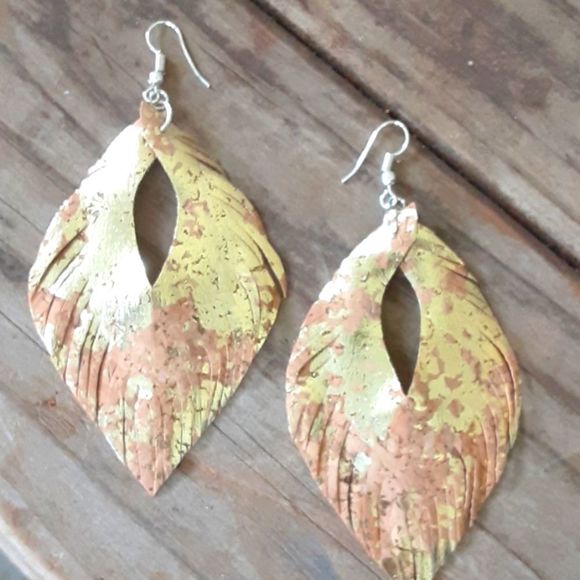 Feathered cut earrings 4 in. Long! - Picture 4 of 4